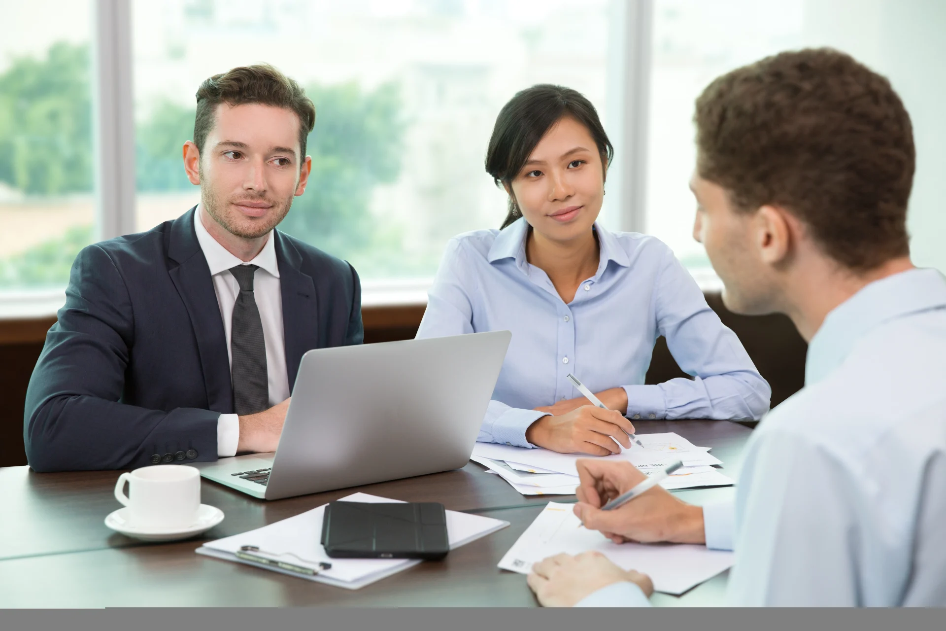 Lawyer advising a personal injury or slip and fall accident victim in Liberty, Kansas